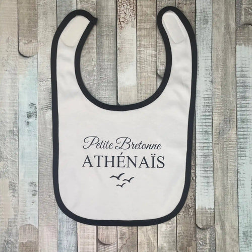 Bavoir bébé blanc personnalisé avec prénom et motif mouettes Petite Bretonne