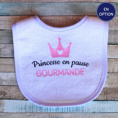 Bavoir éponge blanc pour bébé avec broderie rose Princesse en pause gourmande et couronne.
