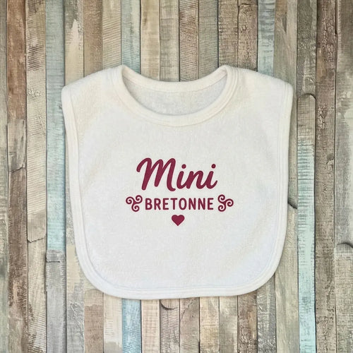Bavoir Mini Breton en coton blanc avec motif rose, triskel coeur cadeau de naissance breton pour bébé, personnalisé Bretagne.