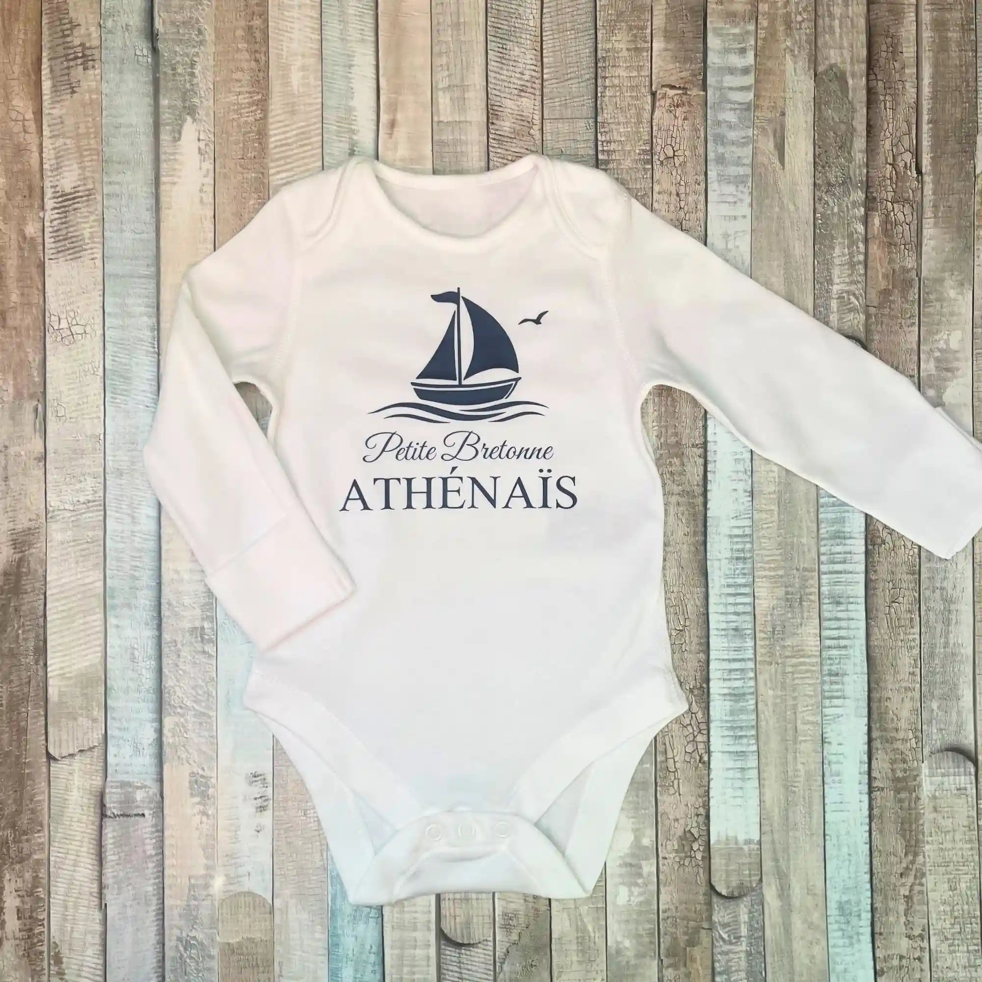 Body bébé manches longues personnalisé Petite Bretonne avec motif voilier