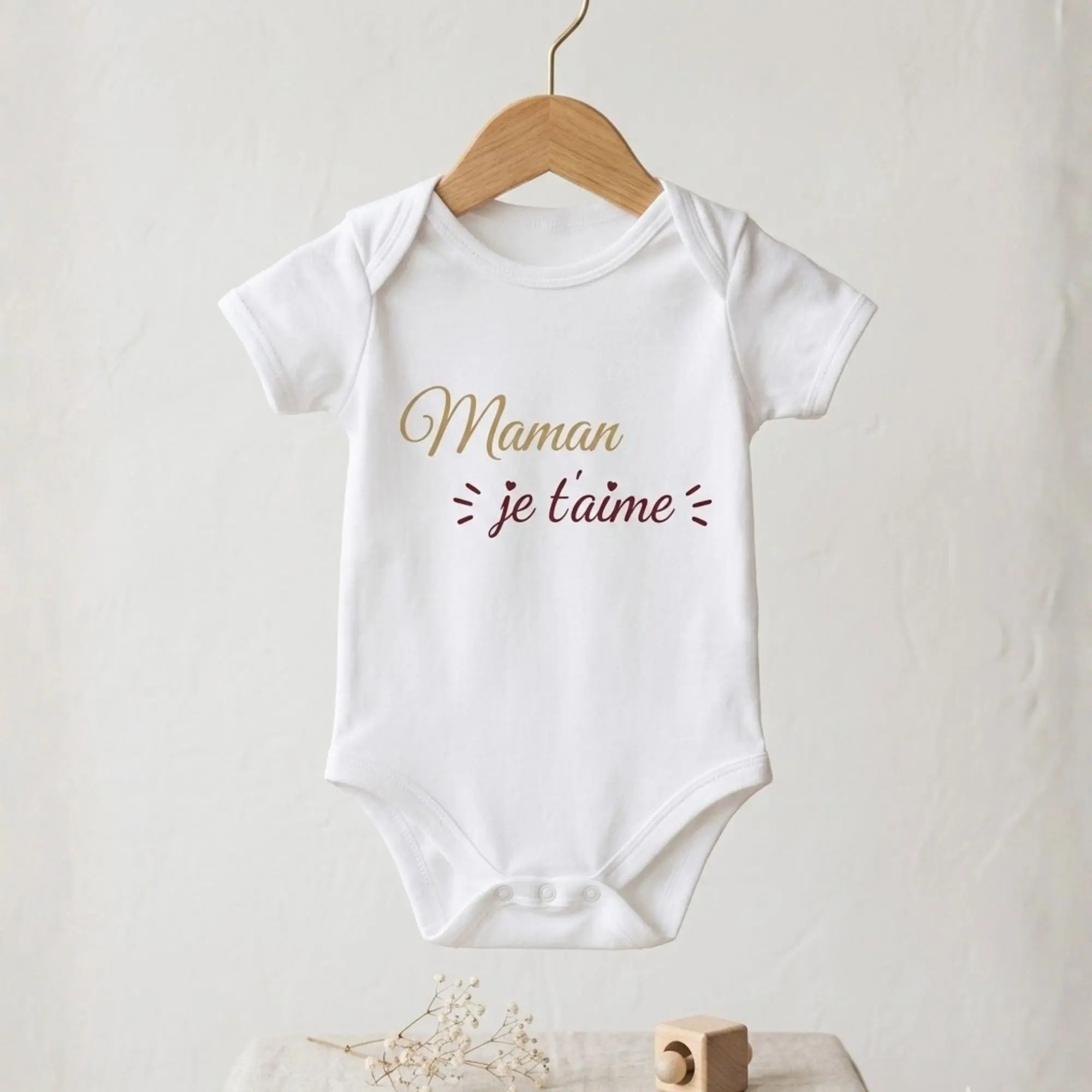 Body Bébé "Maman je t'aime" - Écriture Dorée et Rouge Pailleté