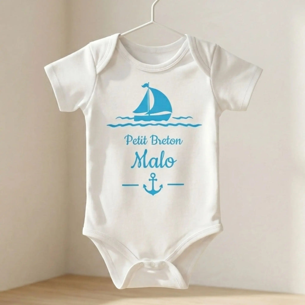 Body bebe personnalise petit breton bateau voilier bleu clair