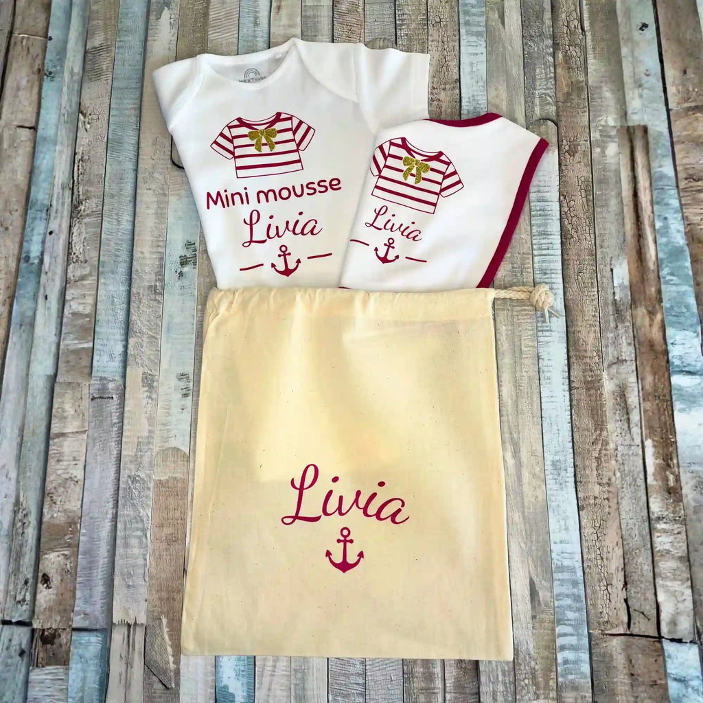 Ensemble naissance bébé personnalisé style marinière avec body, bavoir et pochon