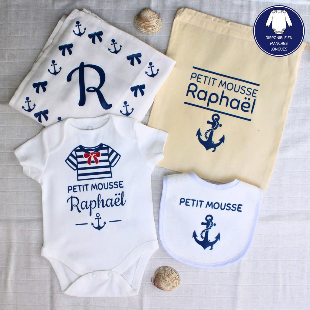 Kit de naissance thème matrin personnalisé comprenant un body blanc petit mousse, un bavoir, un lange blanc et un pochon de rangement en tissu beige